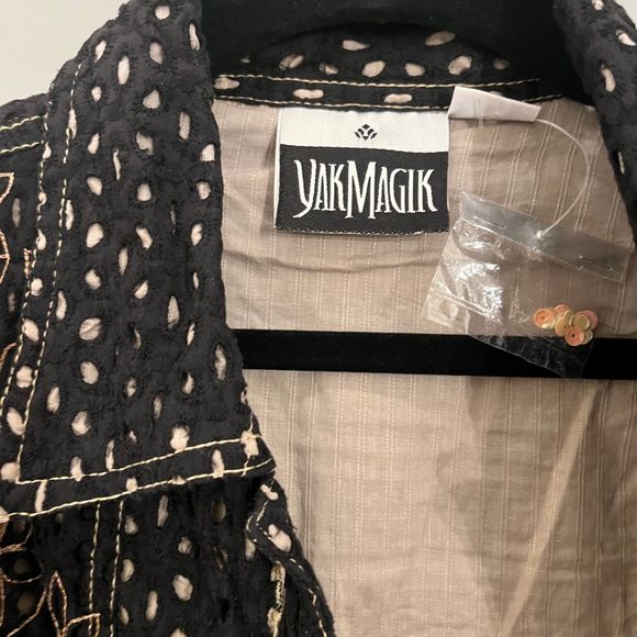 NWOT Yak Magik Vintage Artsy Eyelet Embroidered Jacket Black w/ Tan Lining Small - Picture 8 of 13
